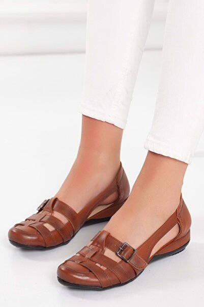 KOCAMANLAR حذاء راقصة الباليه للسيدات بإبزيم من Ayakdaş TABA