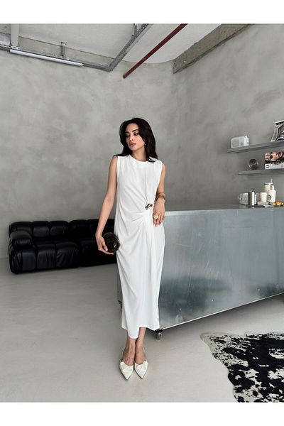 Serica Moda Ecru Buckle Pleated Sleeveless Dress