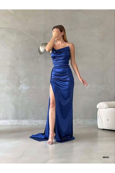 Modafeminen Σατέν φόρεμα με λεπτό λουράκι στήθος Saks Blue 582243