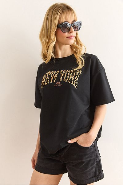 Olalook Women's Black Leopard New York Printed 2 Thread Comfortable Fit T-Shirt Tsh-19000849