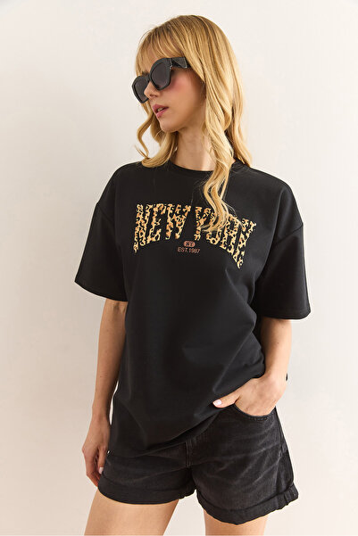 Olalook Γυναικείο μπλουζάκι με μαύρο λεοπάρ New York με 2 κλωστές άνετο μπλουζάκι TSH-19000849