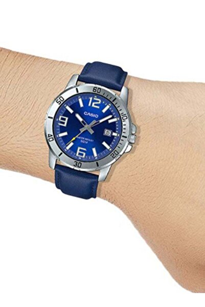 Casio Men's Enticer Leather Analog Watch MTP-VD01L-2BVUDF