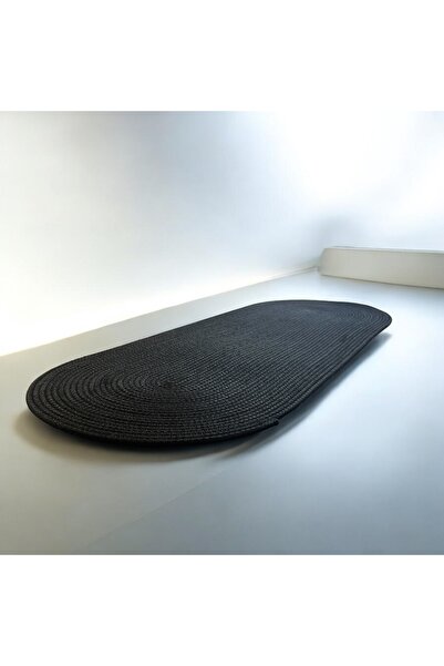 8 Ekim Tasarım Atölyesi مفرش طاولة أسود – تصميم عصري وأنيق