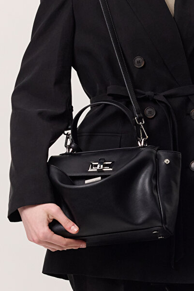 Manuka Arte Shoulder Bag Black