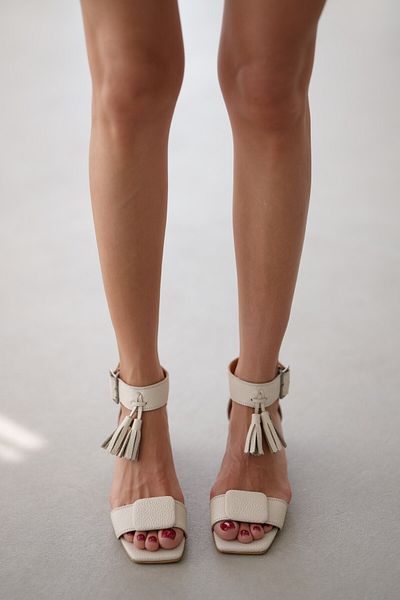 selinshoes Sandale de damă din piele naturală cu ciucuri cu bretele la gleznă - ECRU
