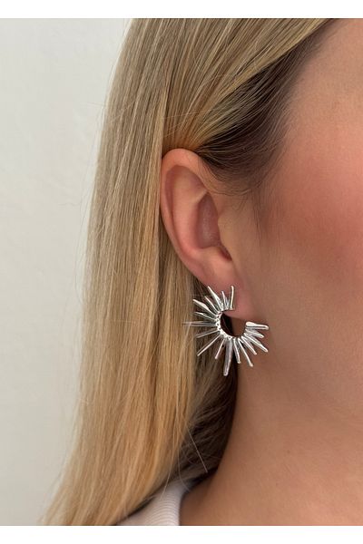 KİLİGİSTANBUL Thorn Oval Earrings