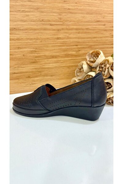 Scavia Keen RM 305 Kadın Yazlık Deri Ortopedik Dolgu Topuk Delikli Ayakkabı