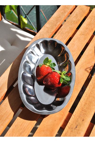 Qualitev 1 Piece Stainless Steel Sliced ​​Medium Size Boat Plate Presentation Plate 23X13 cm