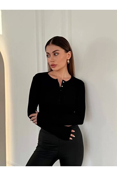 MODA    Long Sleeve Crop with Snap Detail - Black