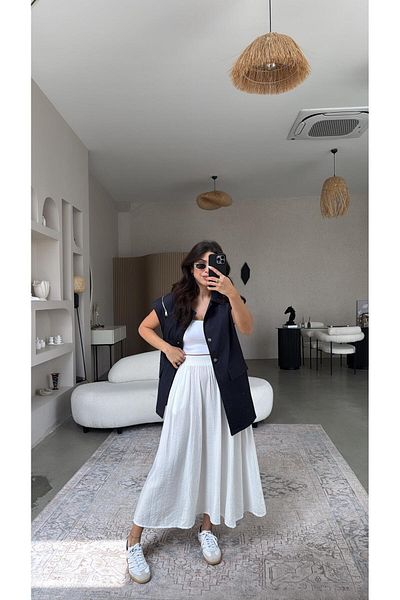 Buket Teke White Midi Strawberry Skirt