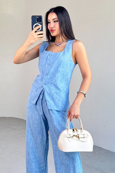 Cappmoda TKM-13275 Vestă cu guler pătrat albastru, pantaloni cu cravată, set din două piese din in