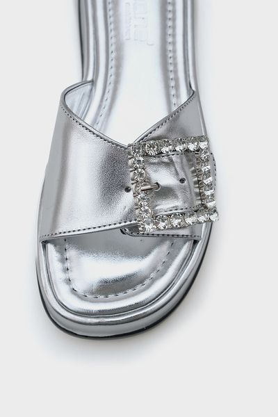 Capone Outfitters Margi Damen-Hausschuhe mit Keilabsatz und einem Riemen, Steinschnalle, Metallic
