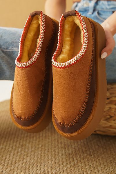 Capone Outfitters Thick Sole Women's Indoor Slippers with Round Toe and Fur Saddles