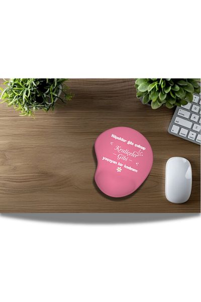 IVART I'M a Woman Who Works Like a Dog and Lives Like Queens Printed Oval Mouse Pad with Wristband Support