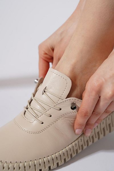 Moda Pie Дамски обувки Metase Sole Sewn от естествена кожа, бежов цвят