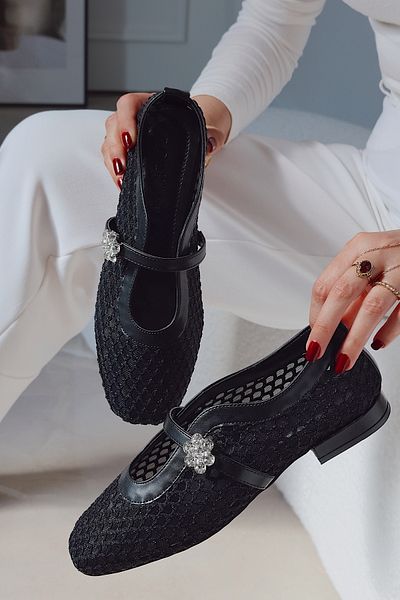 POLKA STORE Pantofi de damă, confortabili, eleganti, cu detaliu de cataramă din piatră principală