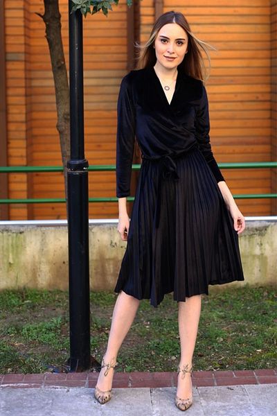 azra moda Velvet Midi Length Pleated Dress - Black
