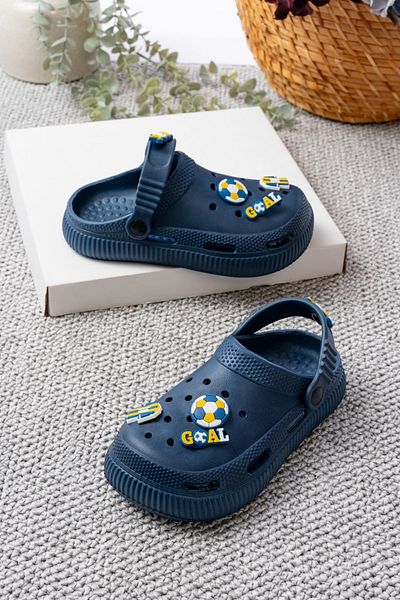Slipcat Unisex dětské sandály-pantofle s figurální samolepkou