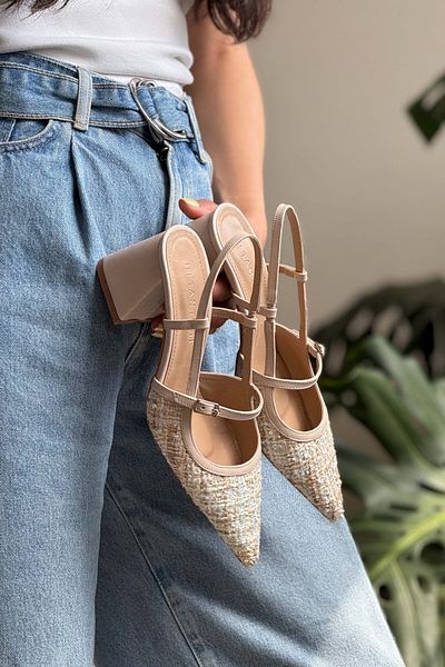 NİŞANTAŞI SHOES Retro Colored Rug Beige Belt Detail Pointed Toe Women's Heeled Shoes