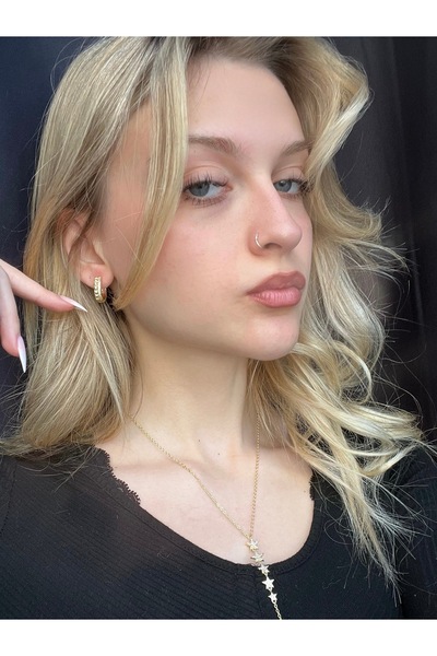 MOD10 Zirkon Taşlı Piramit Küpe