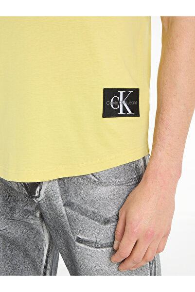Calvin Klein Calvin Klein Men Yellow Badge Turn Up Sleeve T-Shirt