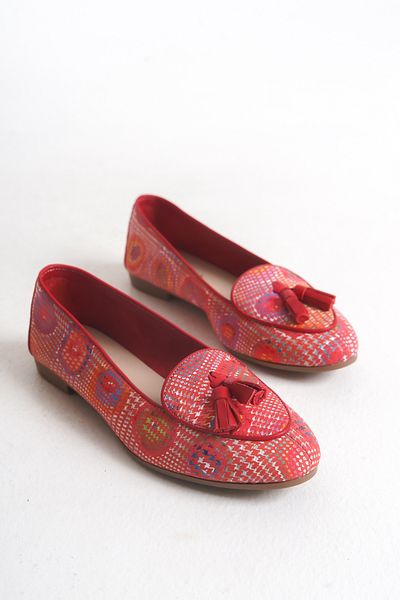 Solo Bag DEL'SOLERA WOMEN'S TASSELED DAILY ROUND TOE FLAT SHOES