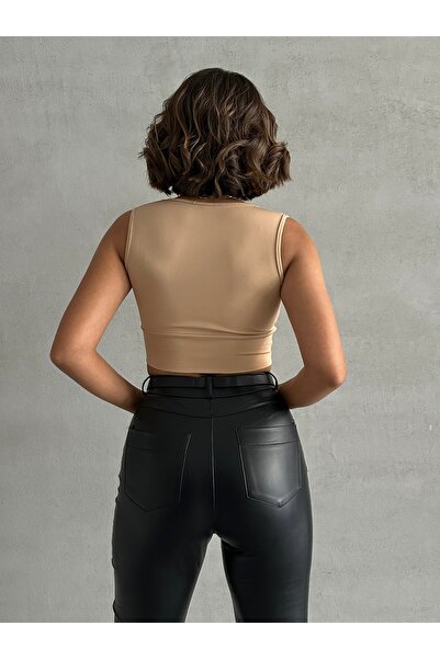 The Base Bustieră de damă, din țesătură de scuba bej, cu manșetă, cu decolteu în V, cu bretele groase