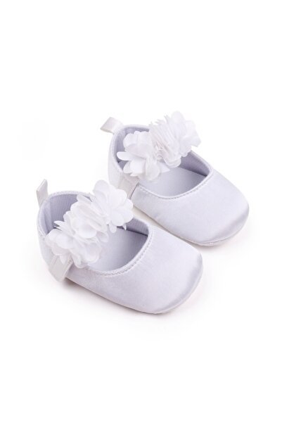 Bebelul White satin shoes with inserted flowers