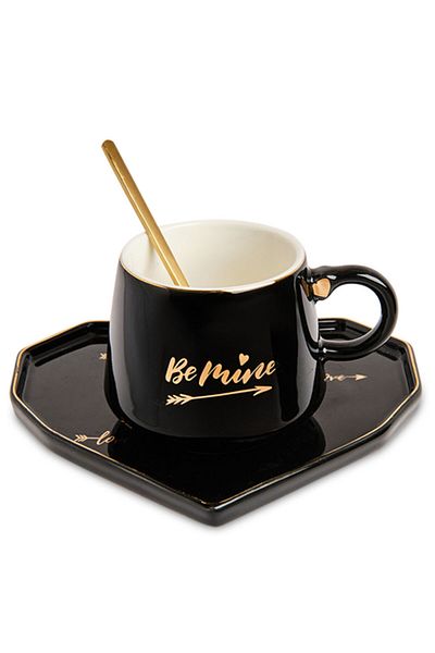 PUFO Cană ceramică cu farfurie în formă de inimă și linguriță Pufo Be Mine pentru cafea sau ceai, 180 ml, neagră