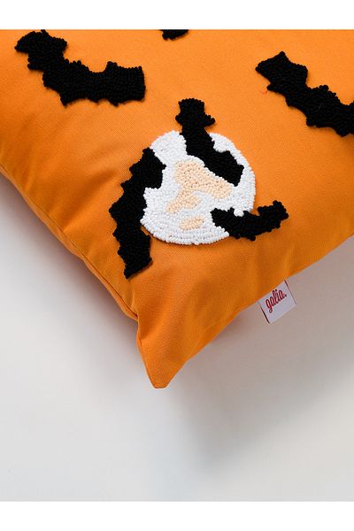Galia Tasarım Midnight Flight - Halloween Themed Bat and Full Moon Punch Throw Pillow Pillow Case