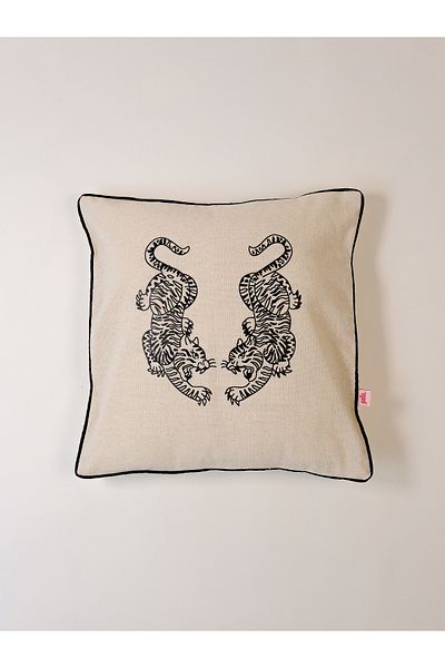 Galia Tasarım Black Tigers Linen Print Throw Pillow Pillow Case