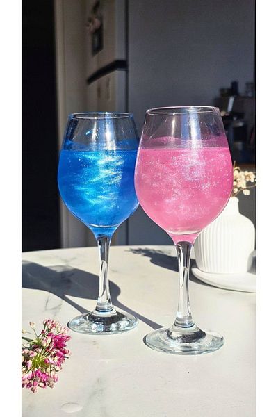 Glitter Food glitter for drinks, blue color, 4 grams, sufficient for 20 to 30 cups, depending on use.