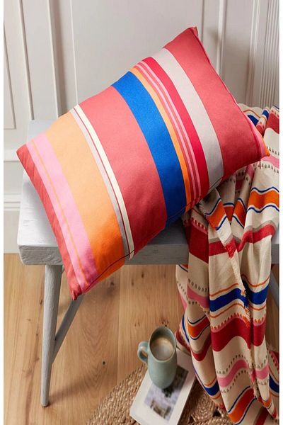 Tchibo Decorative Pillow 40 x 60 cm, Red Combo