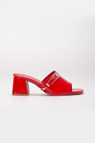 Dilimler Ayakkabı Large Size Women's Heeled Slippers Red Patent Leather Face with Stone Buckle