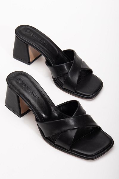 Dilimler Ayakkabı Large Size Women's Heeled Slippers Black Cross Strap Short Heels