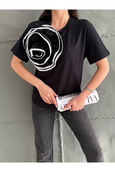 Cistern İstanbul Women's Black Front Rose Detailed T-Shirt