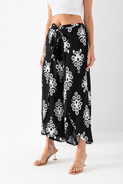 EtkiModa Women's Saks White Envelope Cover Folded Inside Shorts Viscose Woven Baggy Trousers