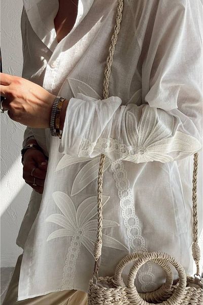 GÜLDEN KATRAN Women's Palm Embroidery Embroidered White Shirt
