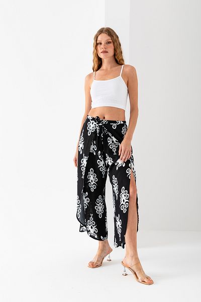 EtkiModa Women's Saks White Envelope Cover Folded Inside Shorts Viscose Woven Baggy Trousers