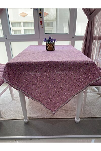 AdaEsintisi Çiçekli Masa Örtüsü