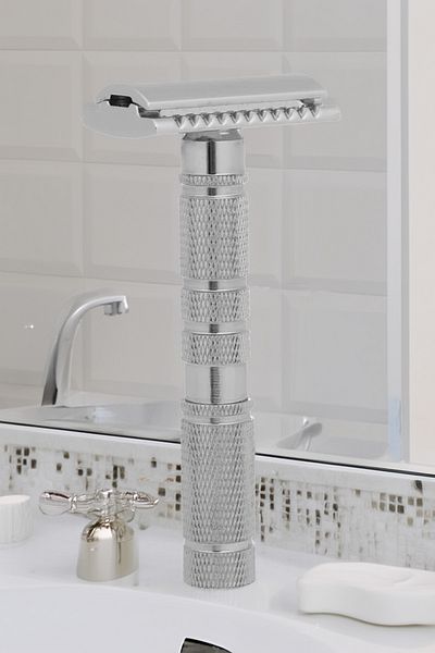 Qualis S1 Full Metal Shaver and 5 Sheet Razors