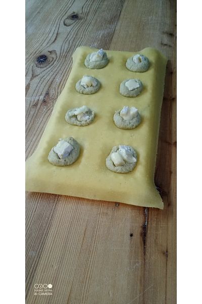 Cypnova Ravioli Mold Cutting Apparatus with Grid – Even and Effortless Ravioli Making