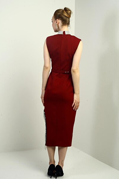 By Saygı Kadın Taşlı Hakim Yaka Beli Kemerli Yanı Zincir Detaylı Yırtmaçlı Kendinden Telalı Midi Elbise