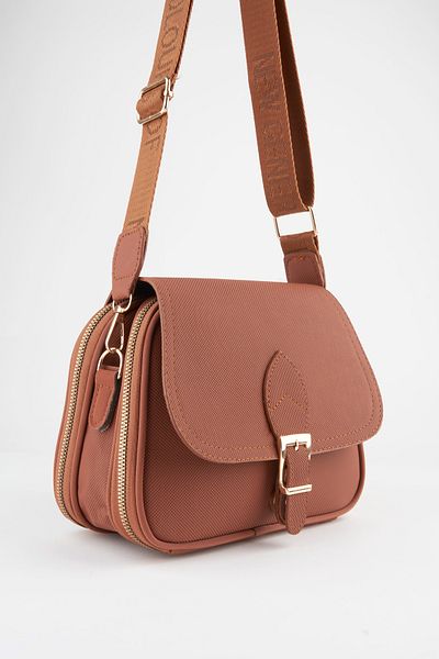 Vivaq Women's Clover Tan 4-Pocket Cover Column Strap Zipper and Snap Closure Handbag and Shoulder Bag