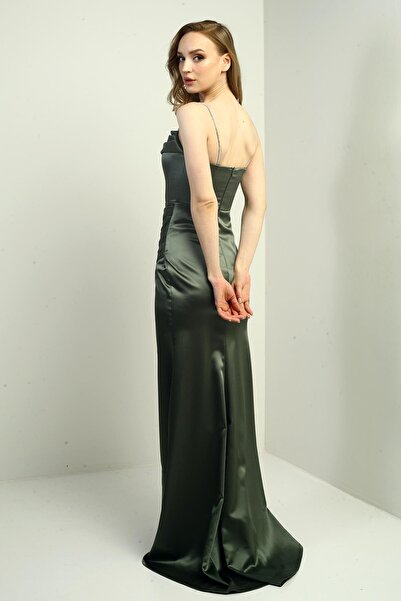 By Saygı Γυναικείο βραδινό φόρεμα με γυαλιστερό κορδόνι με βαθύ σκίσιμο μπροστά με πλισέ μακρύ σατέν βραδινό φόρεμα