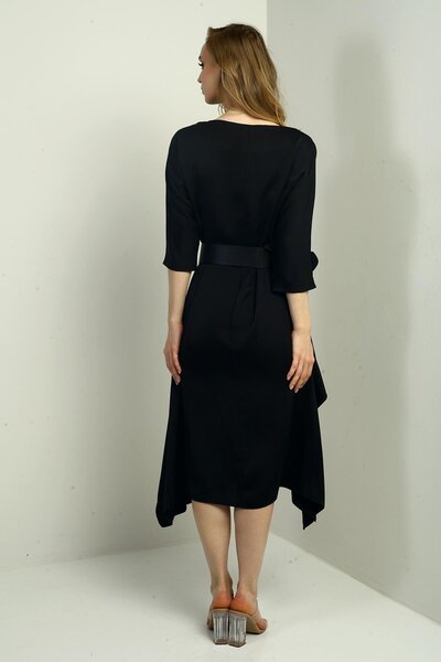 By Saygı Жіноча сукня з асиметричним кроєм, з поясом на талії, з коротким рукавом, з креп-сатину, середньої довжини