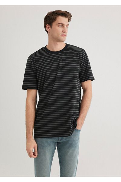 Mavi Gestreiftes schwarzes T-Shirt mit normaler Passform / normaler Passform 0612526 -71379