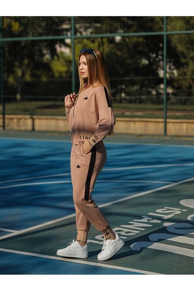 Wovi Moda Σετ γυναικεία αθλητική φόρμα με φερμουάρ και λεπτομέρεια κεντήματος