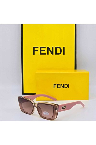 Fendi نظارات شمسية ماركة فندي العالميه بصفاتها الجميله معا الملحقات