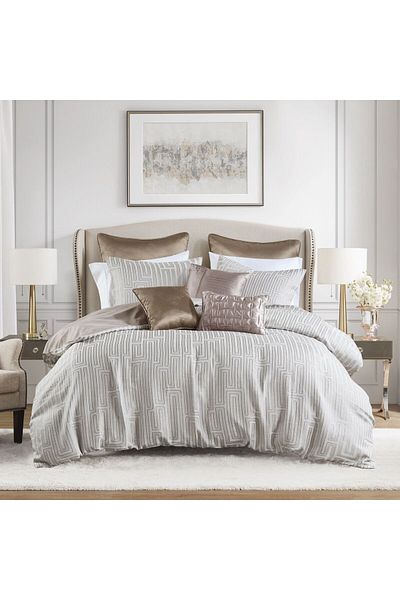 Orange Bed & Bath رويس | طقم لحاف مزدوج ١١ قطعة - بني